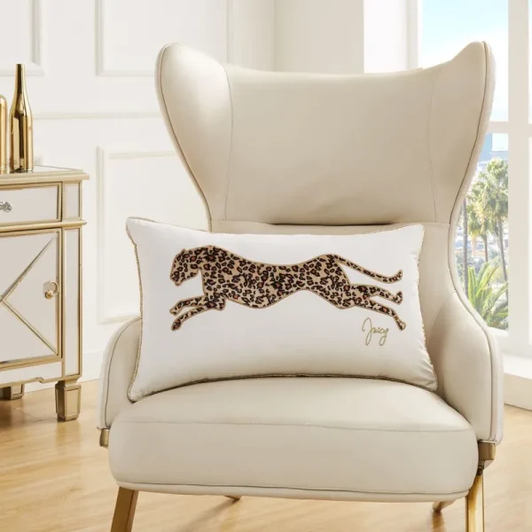 Juicy Couture Broderad Leopardkudde